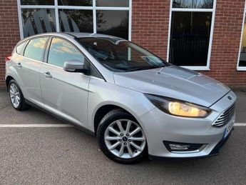 Ford Focus 1.0 TITANIUM 5d 124 BHP