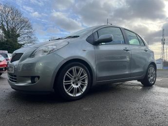 Toyota Yaris 1.3 VVT-i SR 5dr